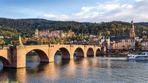 The Historic Heidelberg Castle: A Majestic Ruins Overlooking a Picturesque City!