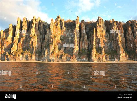 The Lena Pillars: A Towering Testimony to Geological Majesty and Siberian Adventure!