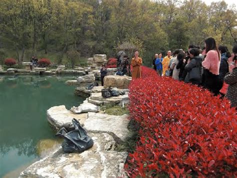 Zhuzhou Fangsheng Park: A Symphony of Nature and Urban Oasis!