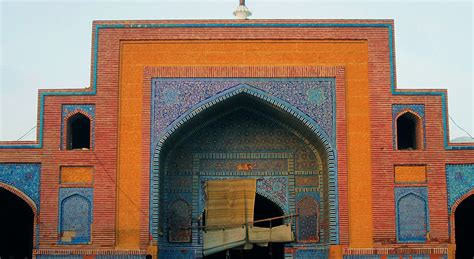 Shah Jahan Mosque, a Marvel of Mughal Architecture and Sacred Serenity!